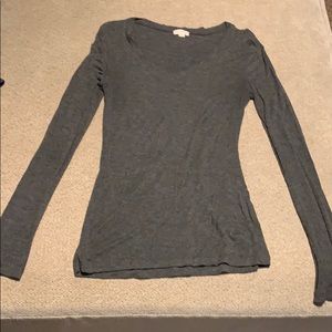 Long sleeve T-shirt.